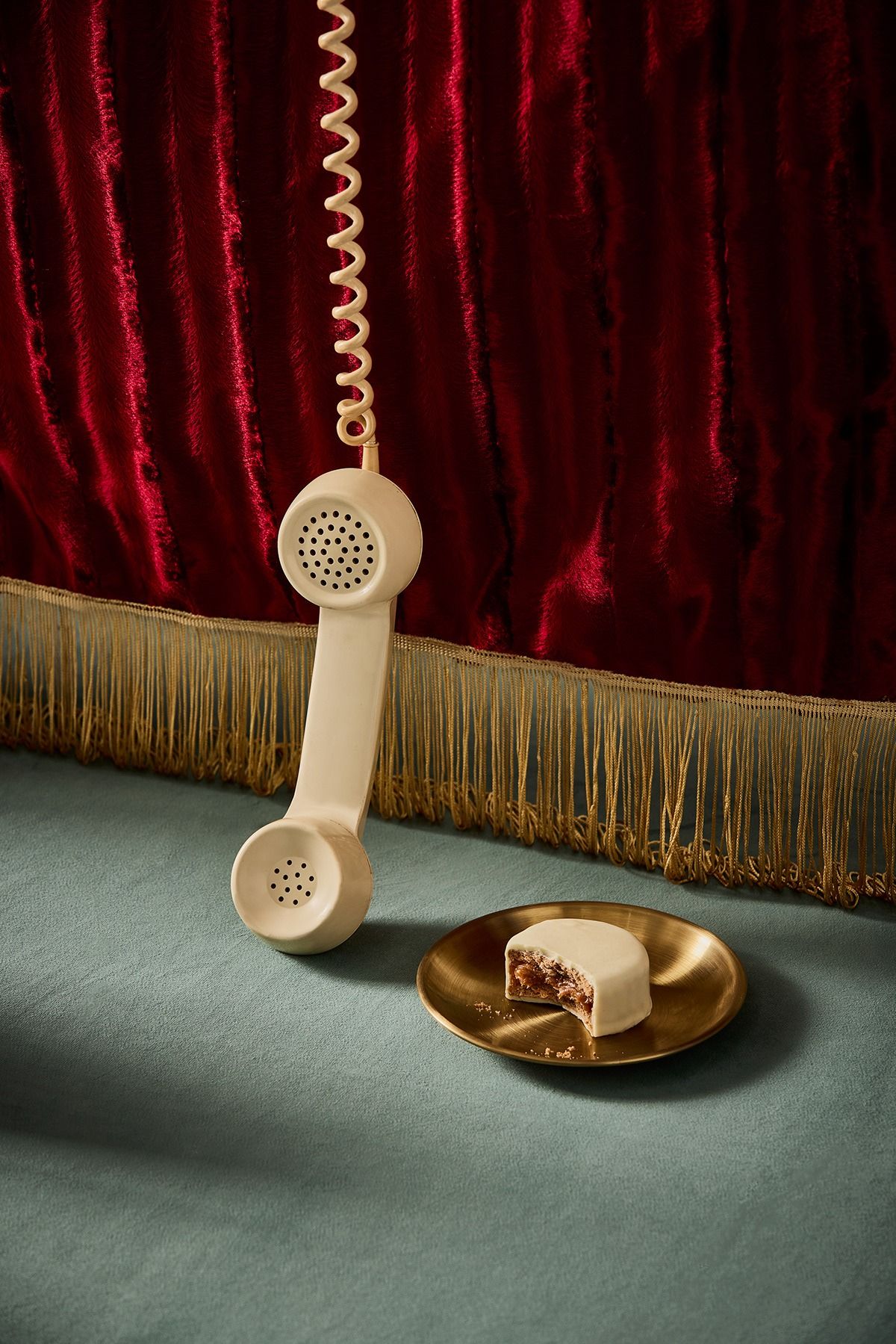 Late Checkout candle